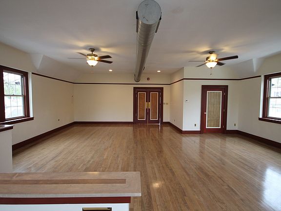 2nd image of 1043 Sumner Ave