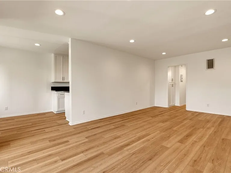 6140 Whitsett Ave #6 — Photo 6