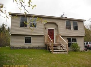 8 Nickless Ln, Belgrade, ME 04917