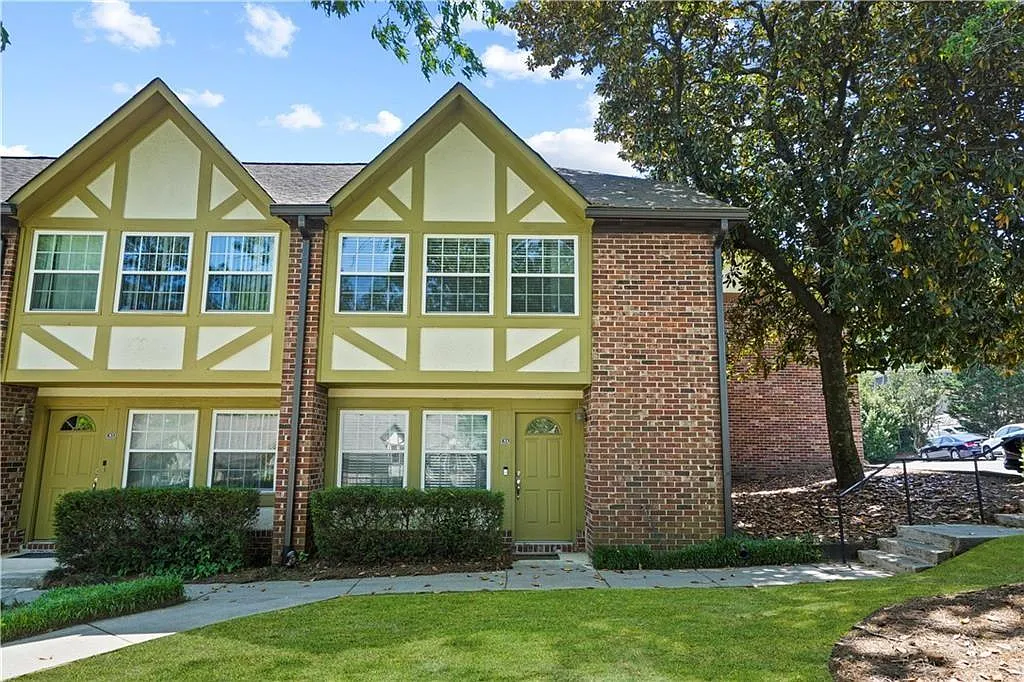 2 bed, 2.5 bath, 1363 sqft, $2,200 — Photo 3
