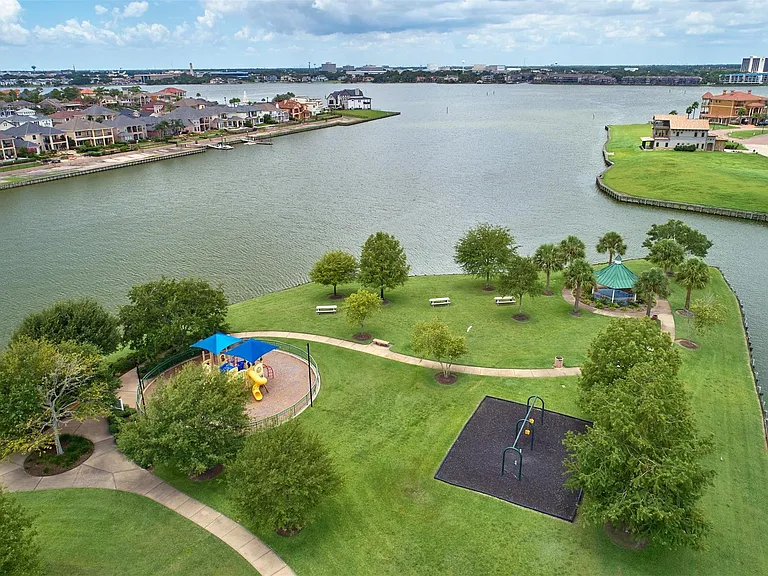 314 Shore Breeze Ln — Photo 47