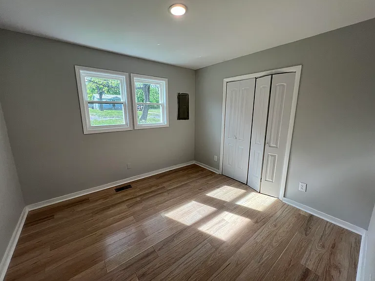 809 S Franklin St — Photo 16