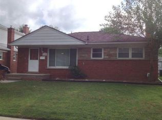 27106 Ursuline St, Saint Clair Shores, MI 48081