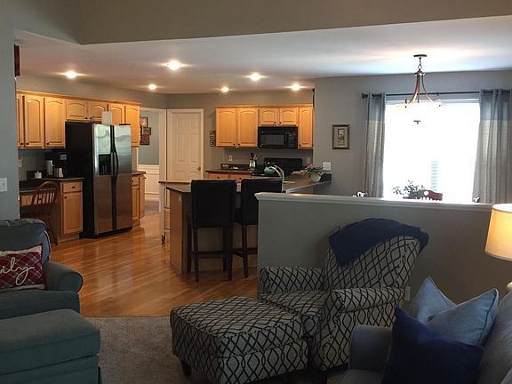 3rd image of 3200 Caversham Park Ln