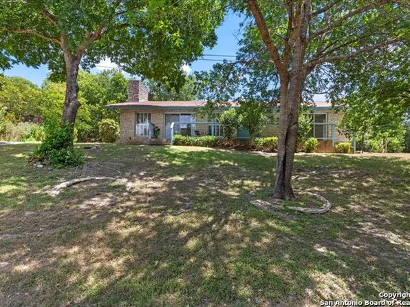 609 River Rd, Blanco, TX 78606