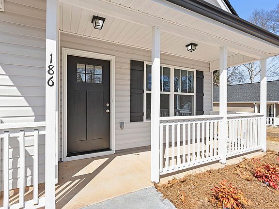 4th image of 186 Sherwood Dr