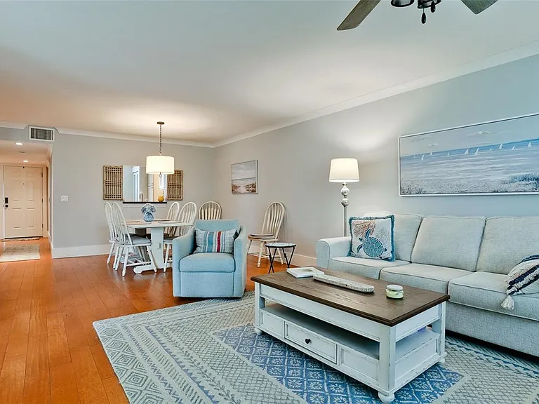 401 Palm Tree Dr — Photo 25