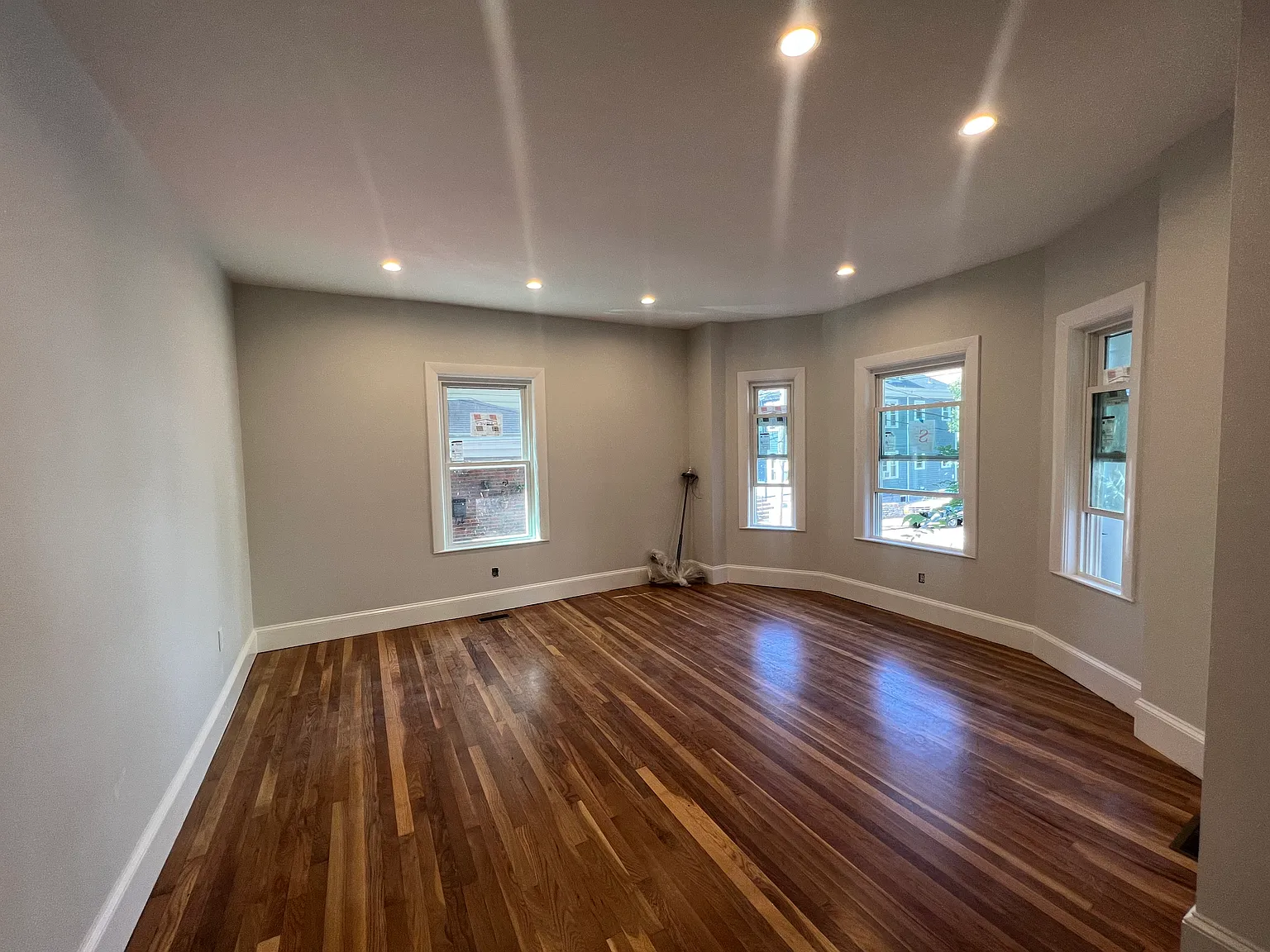 1 bed, $3,000 — Photo 4