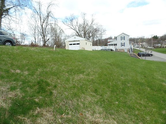 4th image of 17 Antil Ave