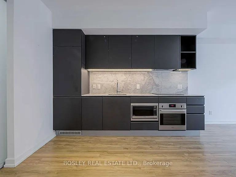 377 Madison Ave #312 — Photo 4