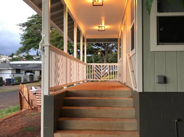 99 Kahilinai Pl, Aiea, HI 96701