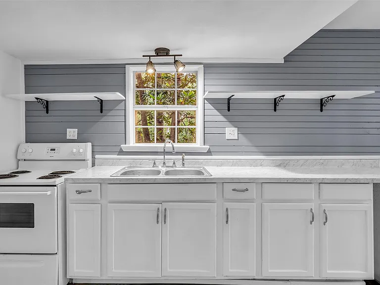 1381 Harrell Rd — Photo 5