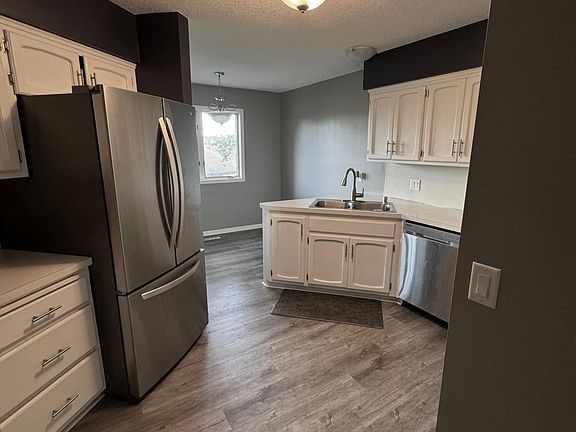 4th image of 4198 Hilltop Ln