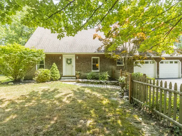 135 Mountain Road, Falmouth, ME 04105