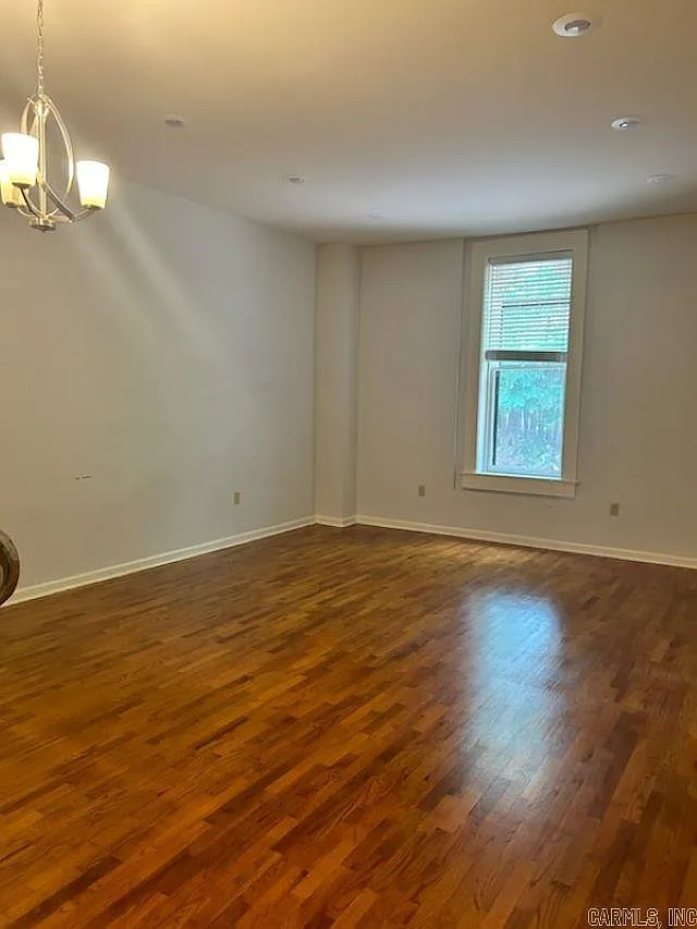 1 bed, 1.0 bath, 850 sqft, $955 — Photo 2