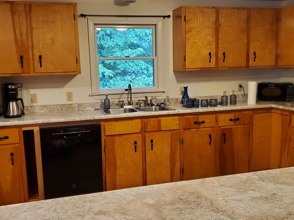 4 Laurene Dr Old Orchard Beach ME Zillow