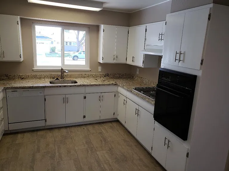 4207 Eggers Dr — Photo 10