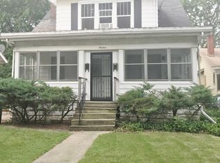 13 Harbord Dr, Bloomington, IL 61701