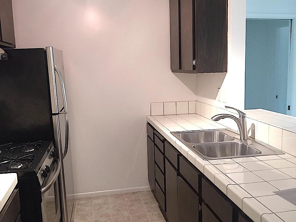 2nd image of 116 Rose Ave APT 4