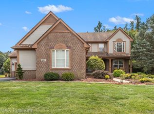 1267 Woodland Springs Dr, Howell, MI 48843