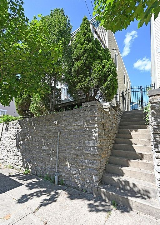 1st image of 258 Klotter Ave