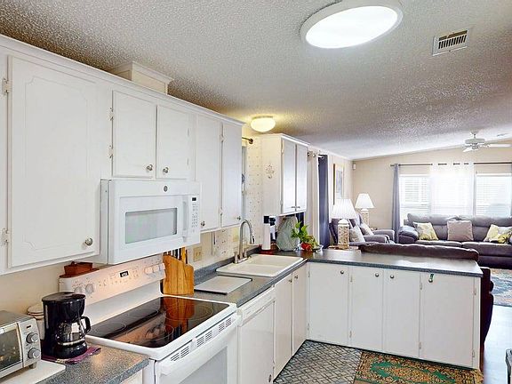 3rd image of 9717 Rosario Dr