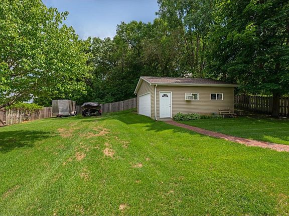 4th image of 6692 Blue Heron Dr