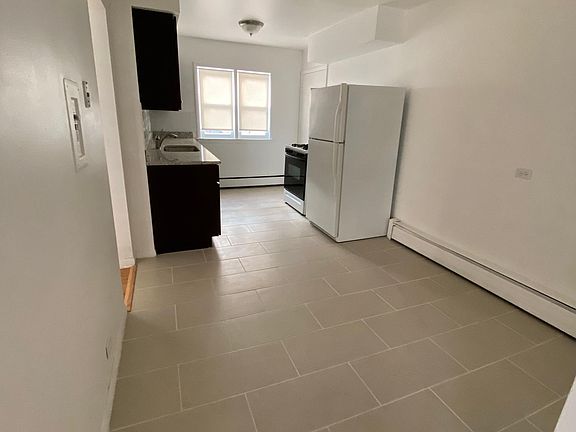 4th image of 6540 N Damen Ave APT 1E