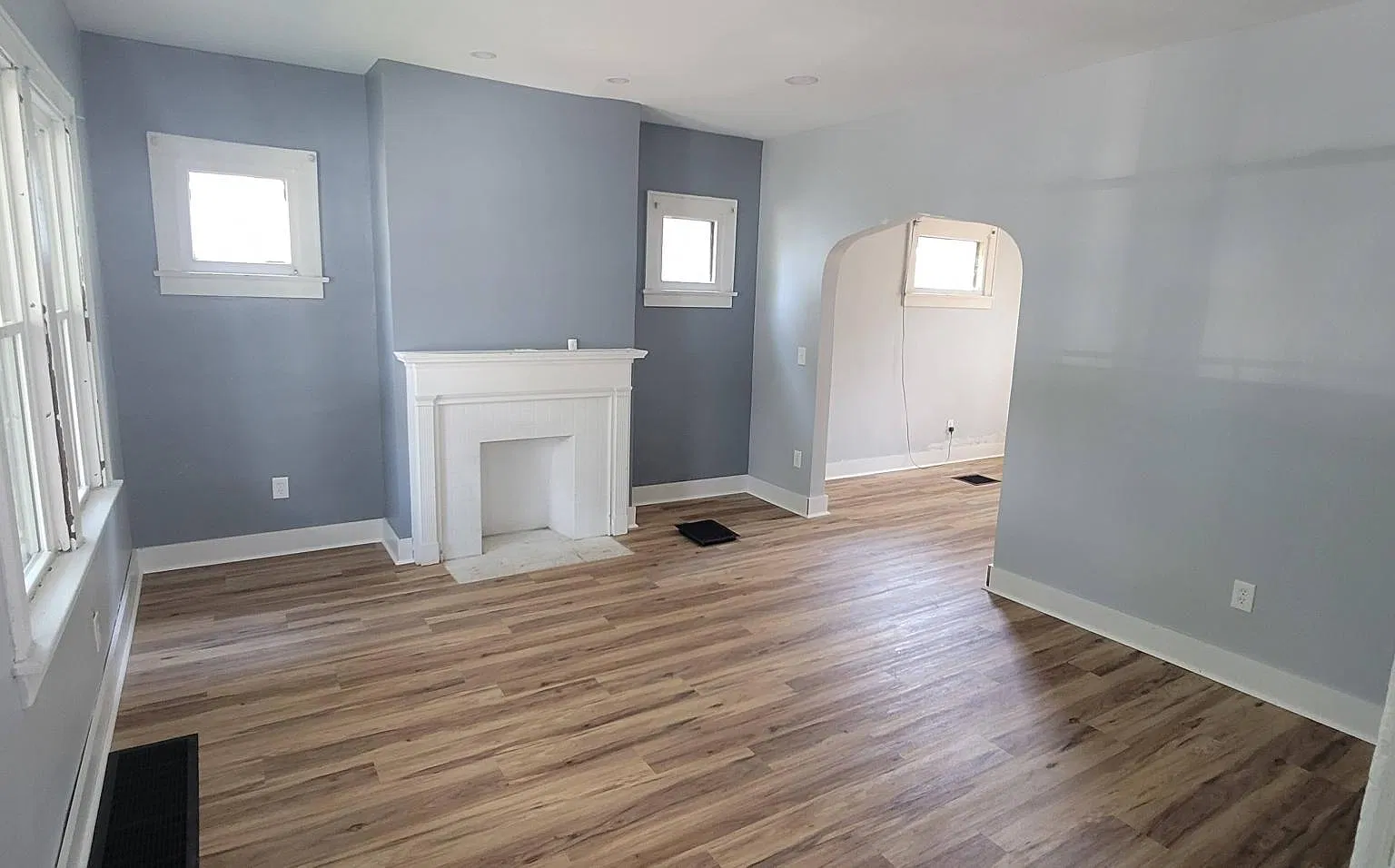 401 S Harris Ave — Photo 1