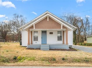 406 Sullivan St, Thomasville, NC 27360
