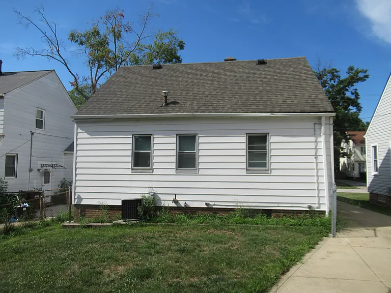 5203 Maplecrest Ave — Photo 3