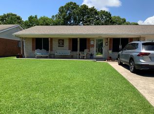 6659 Plaza St, Groves, TX 77619