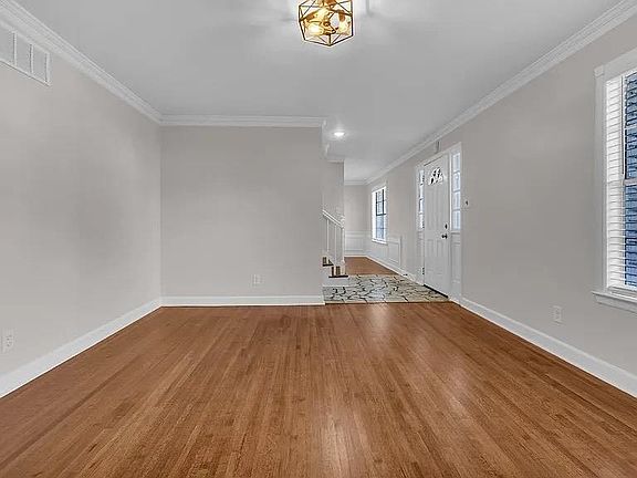 2nd image of 1285 Hickory Wood Cv
