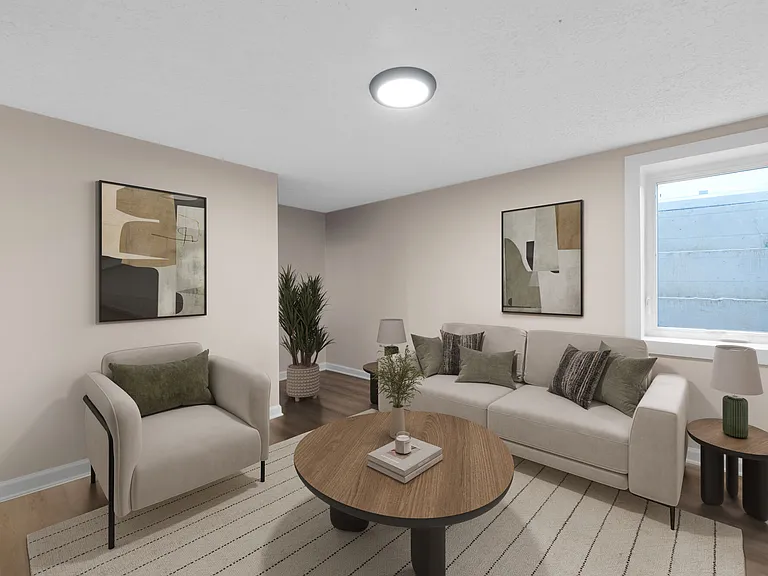 Hyde Park Townhomes — Photo 10