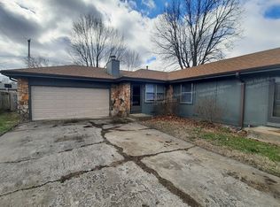 922 W Edgewood St, Springfield, MO 65807