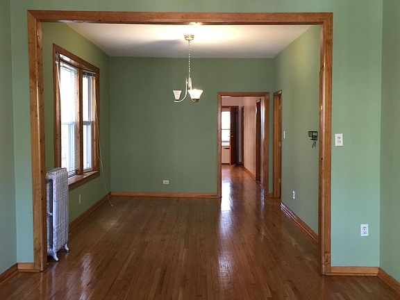 2nd image of 848 N Oakley Blvd #2
