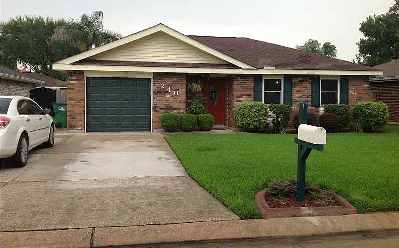1st image of 240 W Oakland Dr