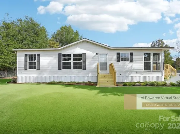 2658 Driftwood Dr, Fayetteville, NC 28306