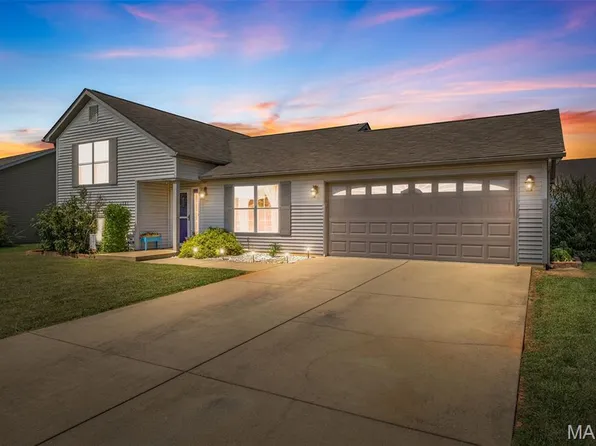 321 Bucking Horse Dr, Farmington, MO 63640