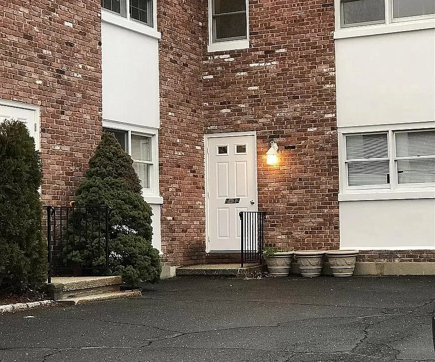 27 Belltown Rd #12