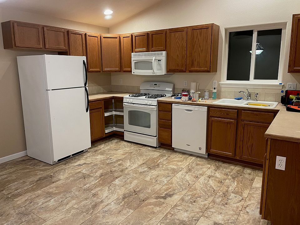 2nd image of 872 Callahan Dr