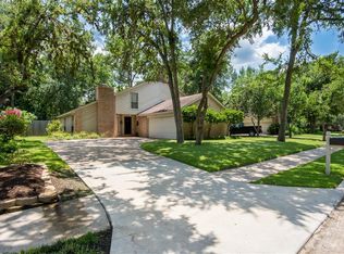 2119 Richmond Dr, Richmond, TX 77406