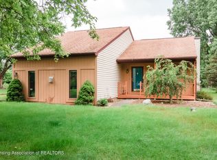 1865 Maple Shade Dr, Williamston, MI 48895