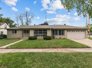 652 Manitowoc St, Menasha, WI 54952