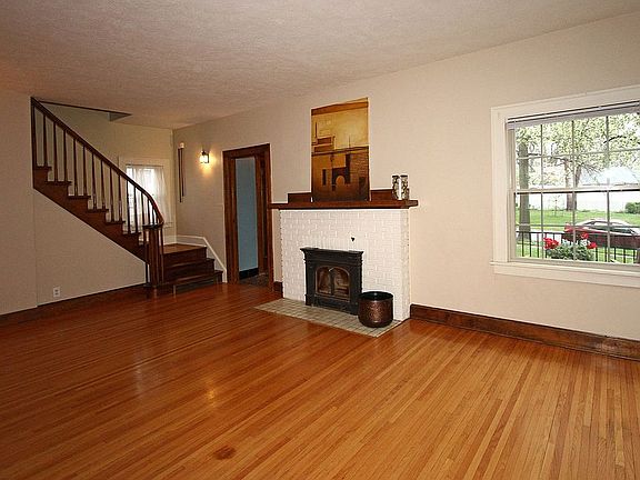5th image of 2620 Lafayette Ave