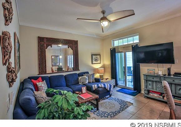 1st image of 520 Esther St