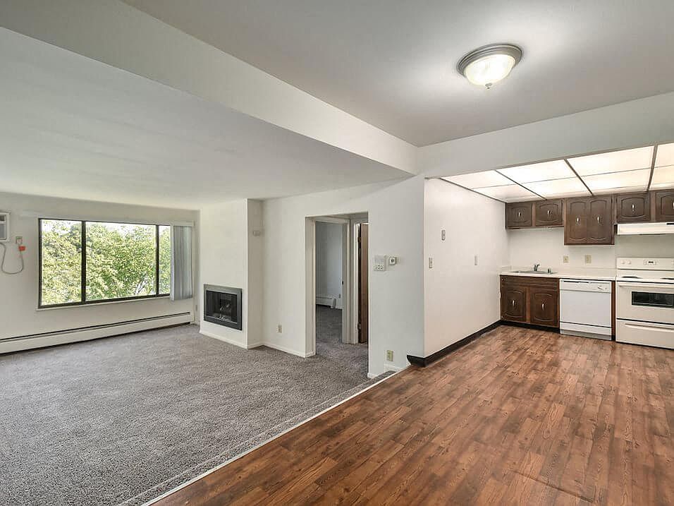 Gorgeous Wood Floor!