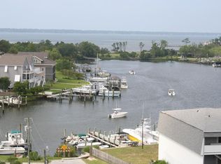 4425 Arendell Street Harborside Clb #609, Morehead City, NC 28557