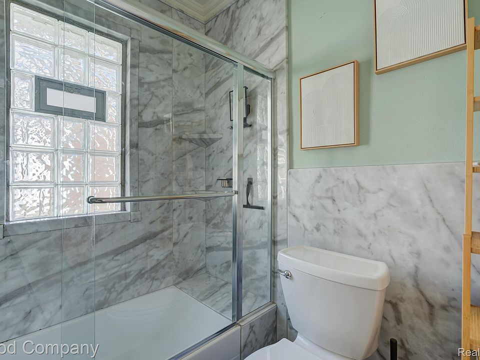 215 E Hazelhurst St, photo 28