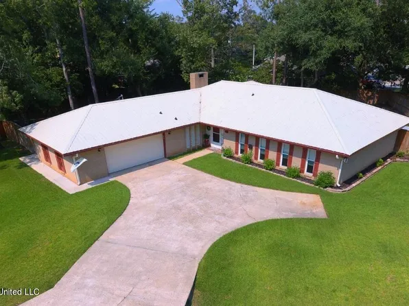 790 Hapuna Pl, Diamondhead, MS 39525